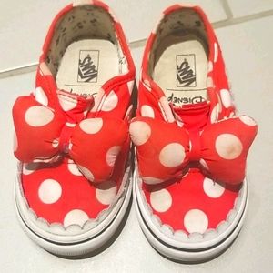 Toddlers Minnie Mouse sneakers from Vans